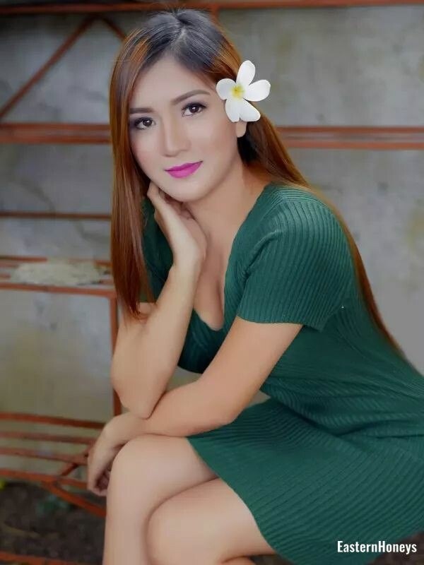 Ella, 23