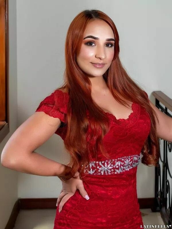 Estefania, 29