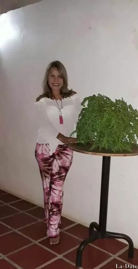 Nadia, 56